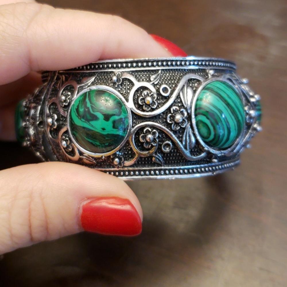 Bangle bracelet NWOT
